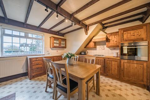 2 bedroom maisonette for sale, Cambridge Road, Raynes Park, London, SW20