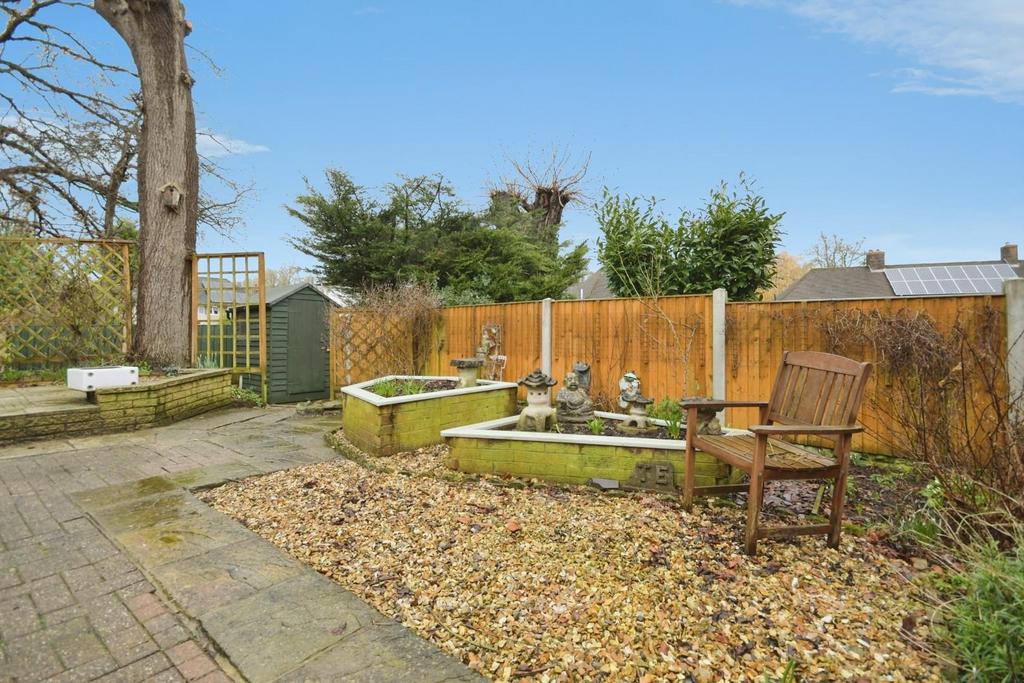 REAR GARDEN 04.jpg