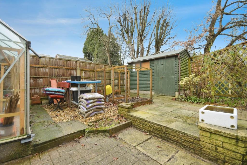 REAR GARDEN 06.jpg