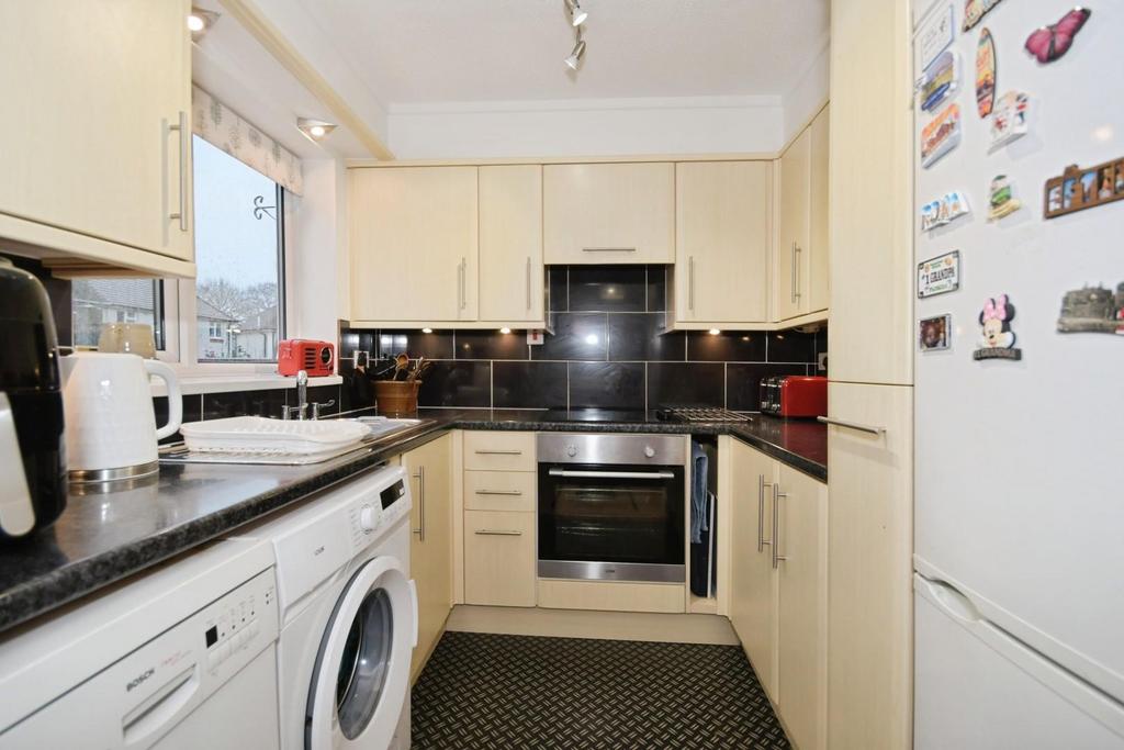 KITCHEN 01.jpg