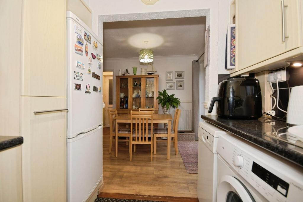 KITCHEN 03.jpg