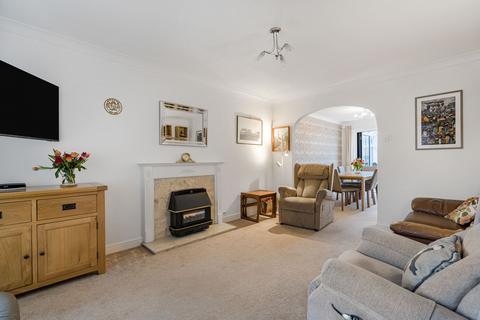 4 bedroom detached house for sale, Shearwater Drive, Bicester, OX26