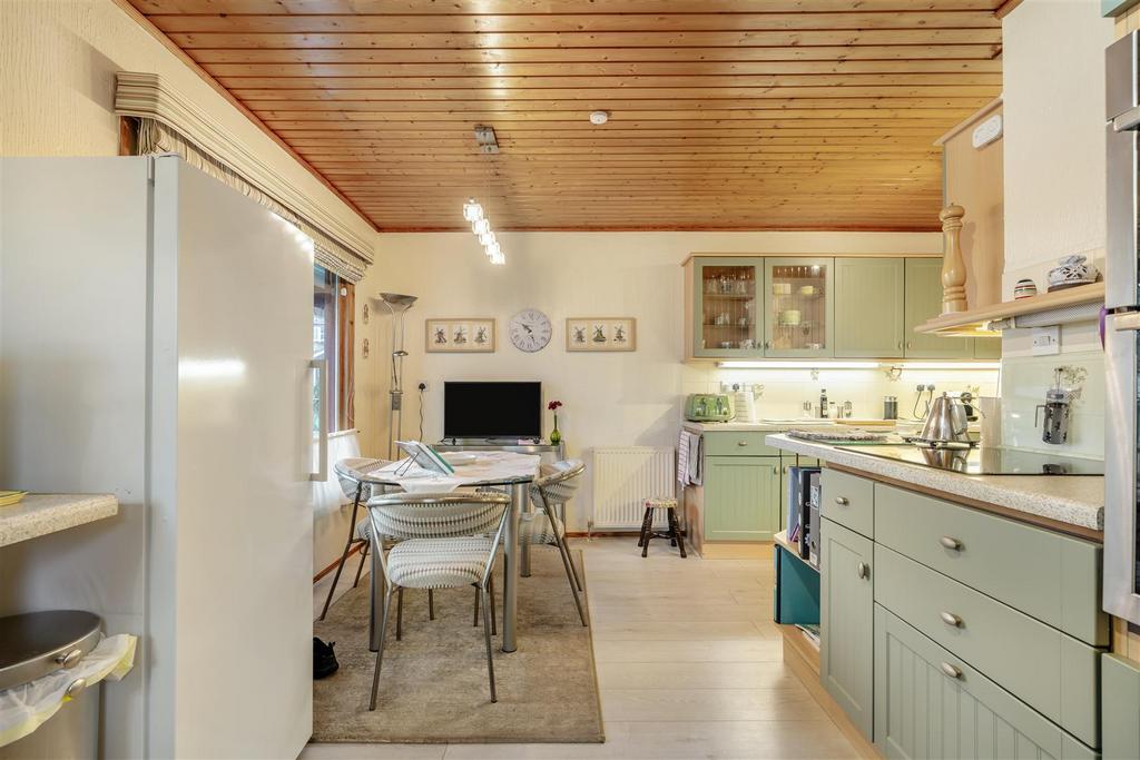 8679027-interior28.jpg
