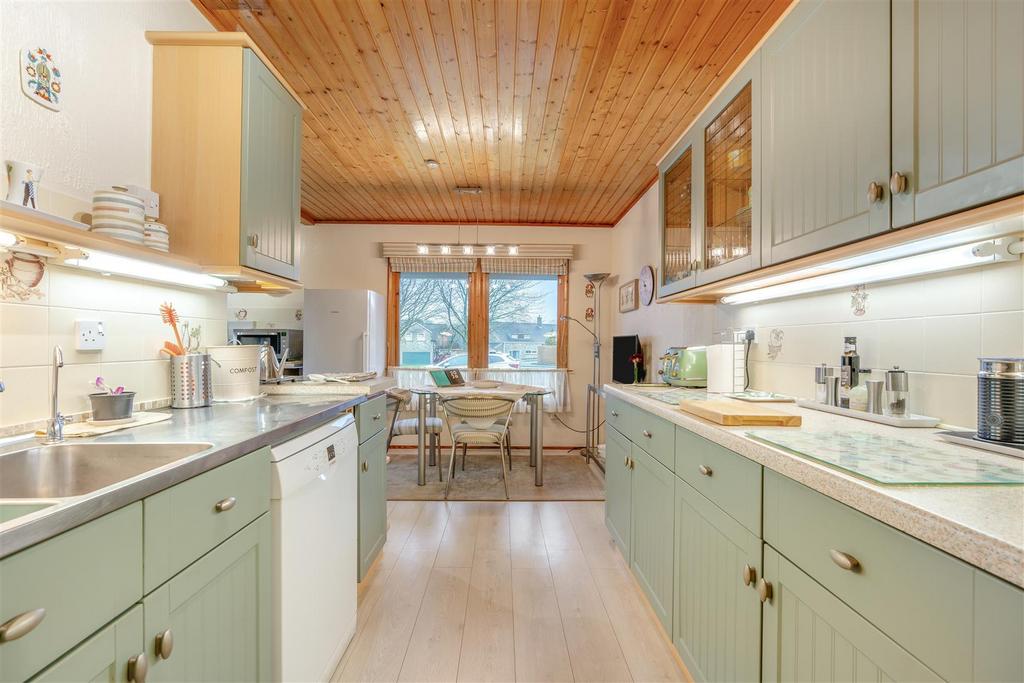 8679027-interior25.jpg