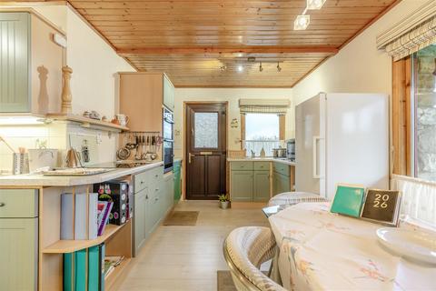 4 bedroom detached house for sale, Whitefields Drive, Richmond