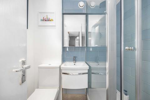 1 bedroom flat to rent, Philpot Square, London, SW6