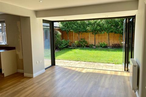 4 bedroom detached house for sale, Peppiatt Close, Horley