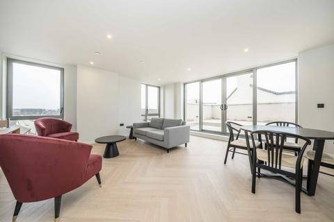3 bedroom flat to rent, Coombe Road, New Malden KT3