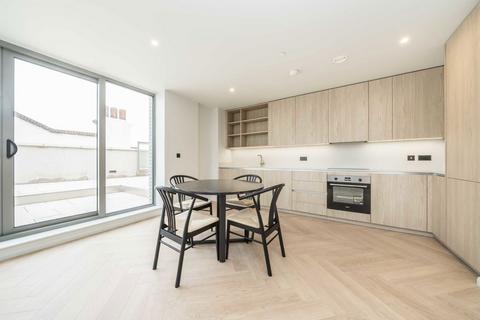 3 bedroom flat to rent, Coombe Road, New Malden KT3