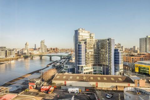 1 bedroom flat for sale, Bridges Court Road, London SW11