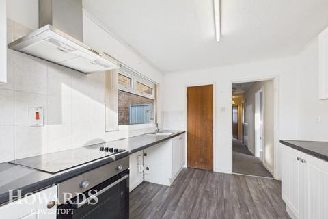 2 bedroom detached bungalow for sale, Cranesbill Road, Lowestoft