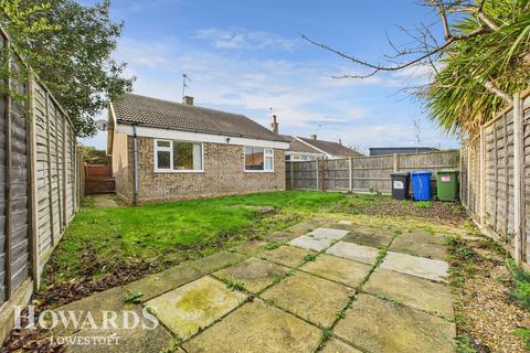 2 bedroom detached bungalow for sale, Cranesbill Road, Pakefield