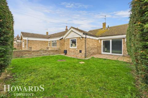 2 bedroom detached bungalow for sale, Cranesbill Road, Pakefield
