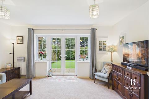 undefined, Diamond Jubilee Way, Carshalton, SM5