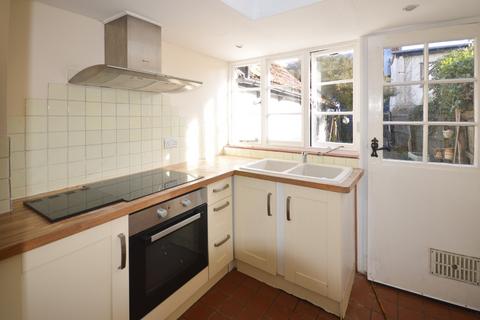 3 bedroom terraced house to rent, Newbiggen Street, Dunmow, CM6
