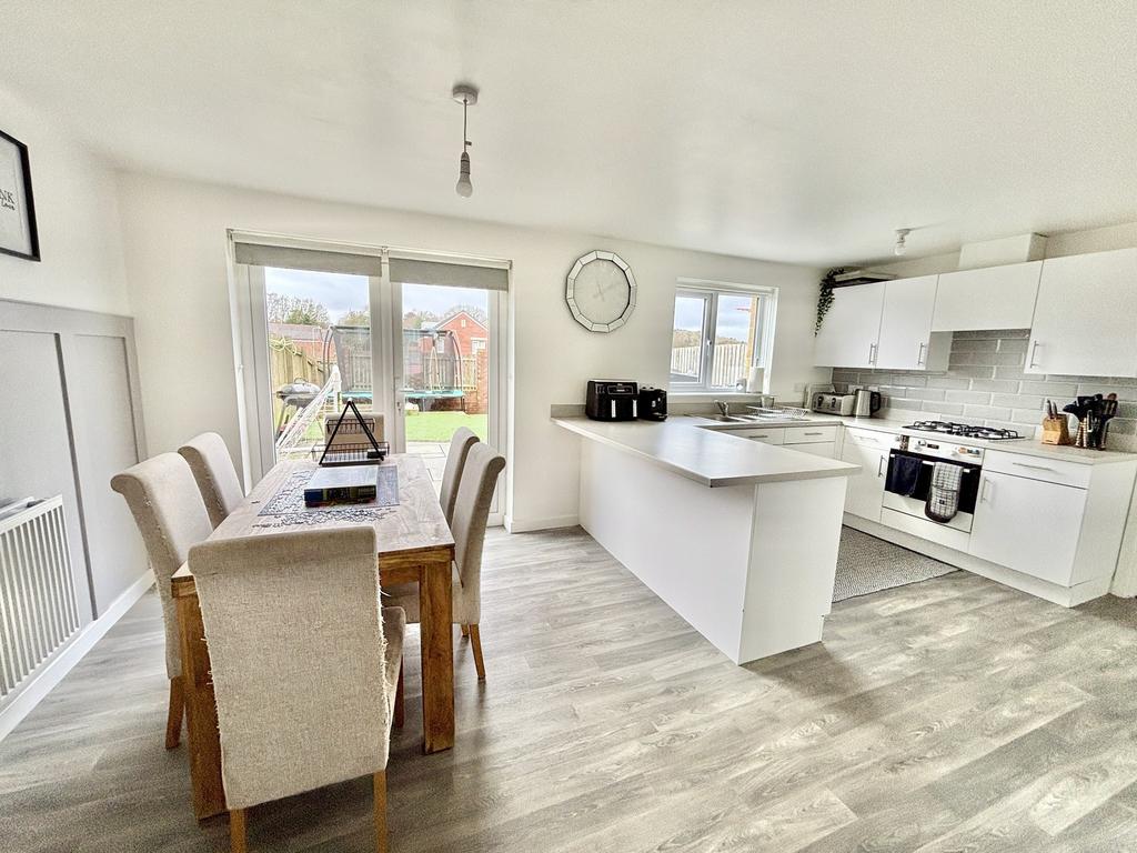 Kitchen/Dining Room