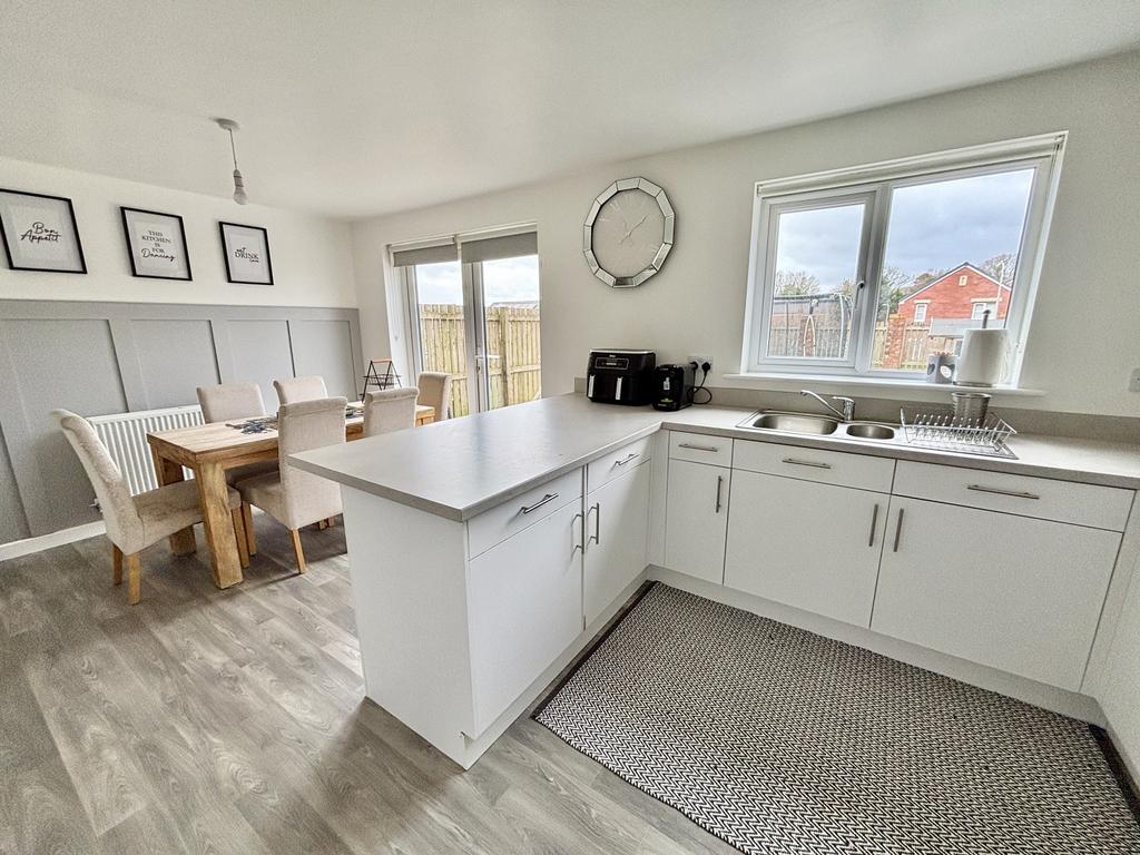 Kitchen/Dining Room