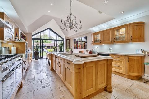 4 bedroom detached house for sale, The Glen, Farnborough Park, Orpington, Kent, BR6