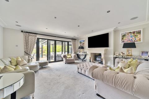 4 bedroom detached house for sale, The Glen, Farnborough Park, Orpington, Kent, BR6