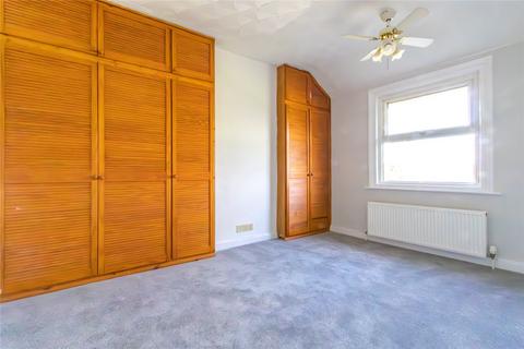 3 bedroom terraced house to rent, Wootton Bassett Road, Wiltshire SN1
