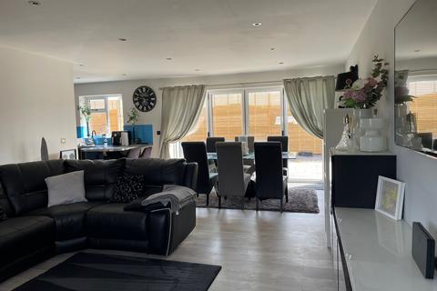 5 bedroom detached bungalow for sale, Sparrow Hall Bungalow, Blofield, Norwich, Norfolk NR13 4LH