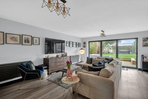 undefined, Cromlix Close, Chislehurst BR7