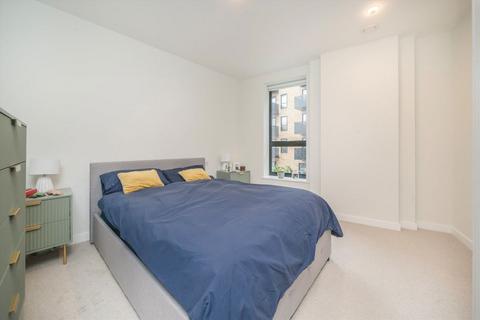 undefined, Middle Road, London W7