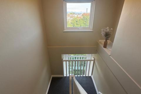 3 bedroom flat to rent, Flat 3, 40 Westbury Street Swansea