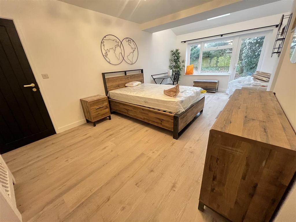 BED2.jpg