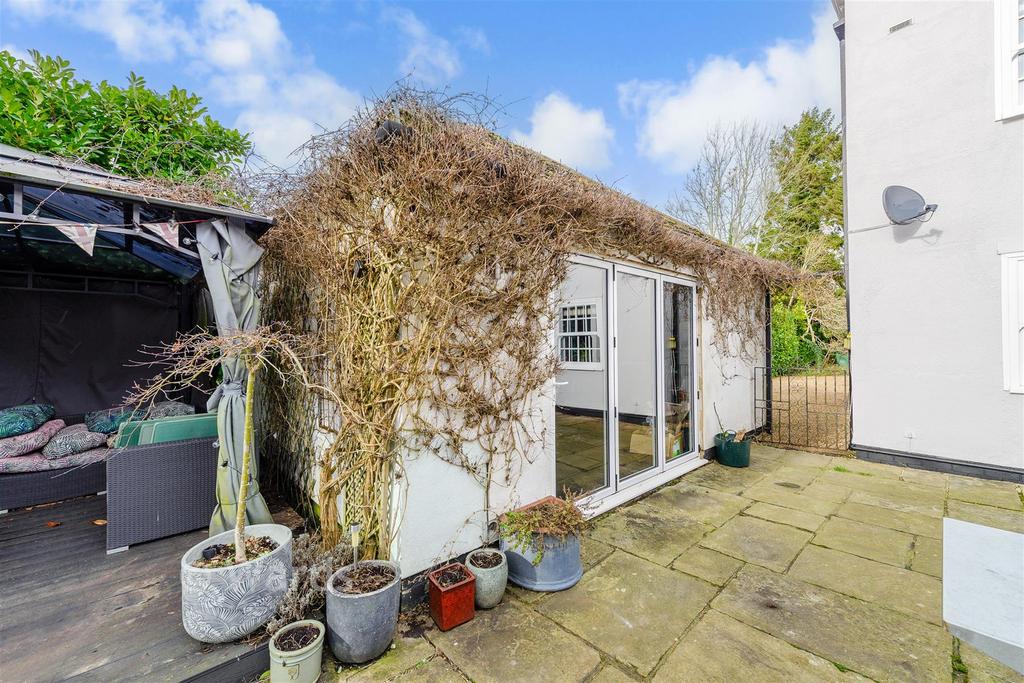 Workshop/Outbuildings