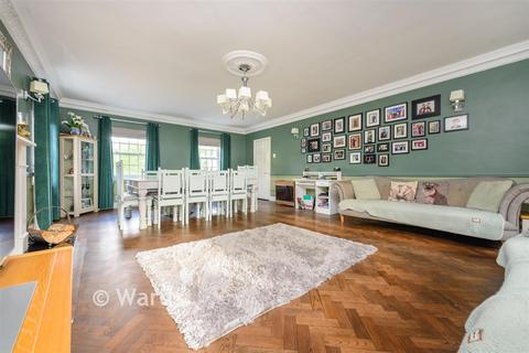 4 bedroom detached house for sale, London Road, West Kingsdown, Sevenoaks, Kent
