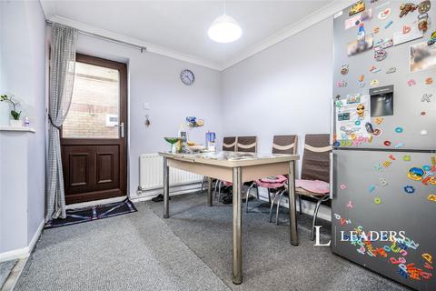 4 bedroom detached house to rent, Pine Ridge, Northampton, Northamptonshire, NN3