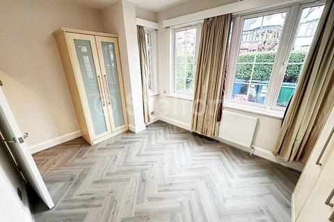 undefined, Woodstock Avenue, London NW11