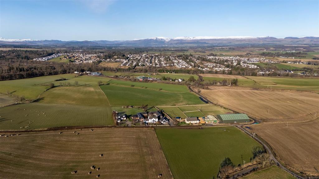 Lochie Farmhouse, Duchally Rd, Auchterarder - D-3.