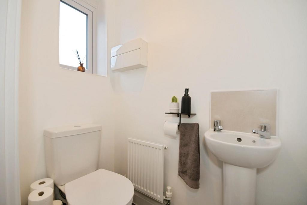 DOWNSTAIRS WC.jpg