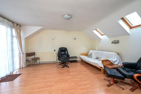 undefined, Cedar Road, Hampshire GU14