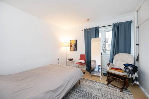2 bedroom flat for sale, Robinson Road, Bethnal Green, London, E2