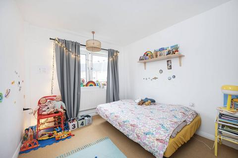 2 bedroom flat for sale, Robinson Road, Bethnal Green, London, E2