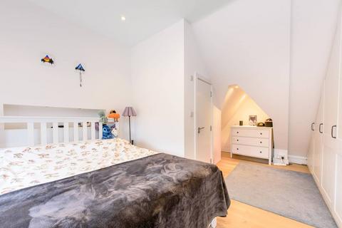 2 bedroom flat for sale, Woodstock Road, Golders Green, LONDON, NW11