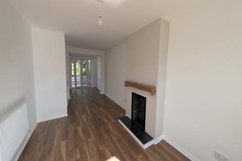 3 bedroom semi-detached house to rent, Ash Grove, Killay, SA2