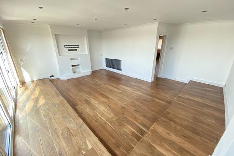 3 bedroom detached house to rent, Llys Teg, Dunvant, SA2