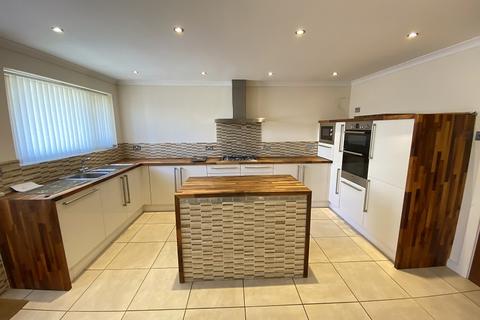 3 bedroom detached house to rent, Llys Teg, Dunvant, SA2
