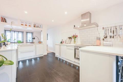 Hearnshaw Street, Limehouse, London, E14