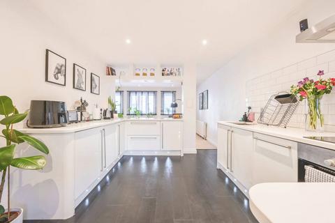 1 bedroom flat for sale, Hearnshaw Street, Limehouse, London, E14