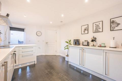 1 bedroom flat for sale, Hearnshaw Street, Limehouse, London, E14