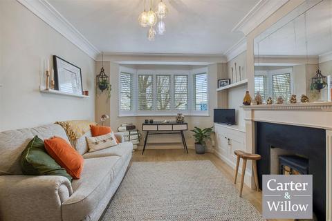 2 bedroom apartment for sale, Rainham Road South, Dagenham, Essex