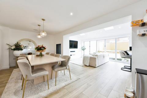 5 bedroom detached house for sale, Hawthorn Drive, Derbyshire SK13