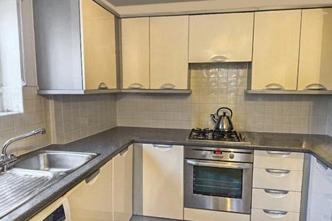 2 bedroom apartment for sale, Squirrel Court, Hampshire GU12