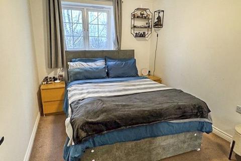 2 bedroom apartment for sale, Squirrel Court, Hampshire GU12