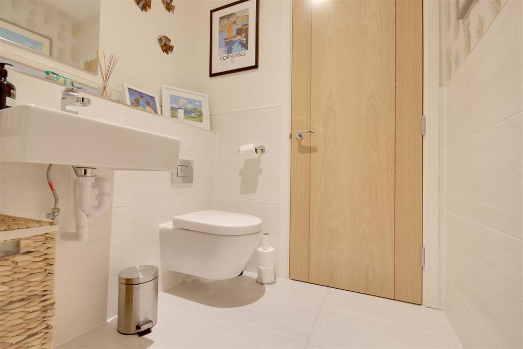 Bathroom 2.jpg